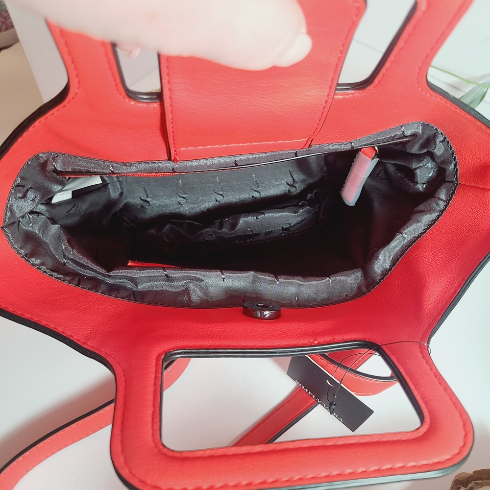 Simply Vera Red and Tan Women's Hand Bag - Picture 5 of 9